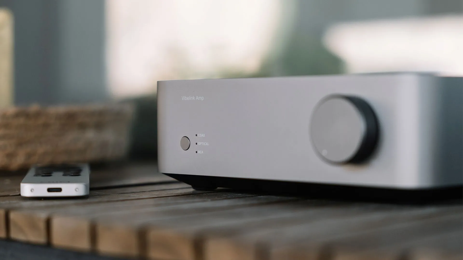 Amply âm thanh WiiM Vibelink Amplifier màu đen, thiết bị khuếch đại độc lập chất lượng cao.