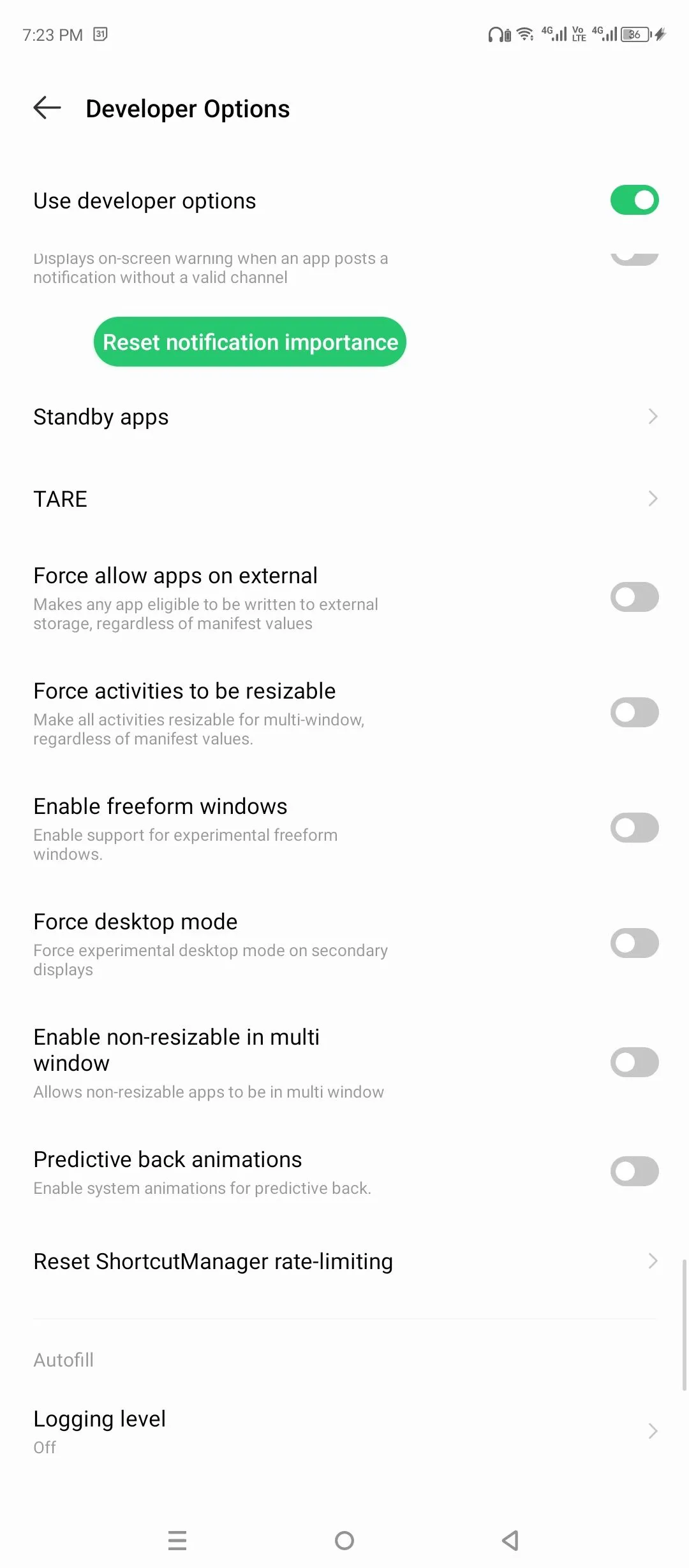 Bật hỗ trợ cửa sổ tự do (freeform windows) cho ứng dụng trên Android thông qua Tùy chọn nhà phát triển.