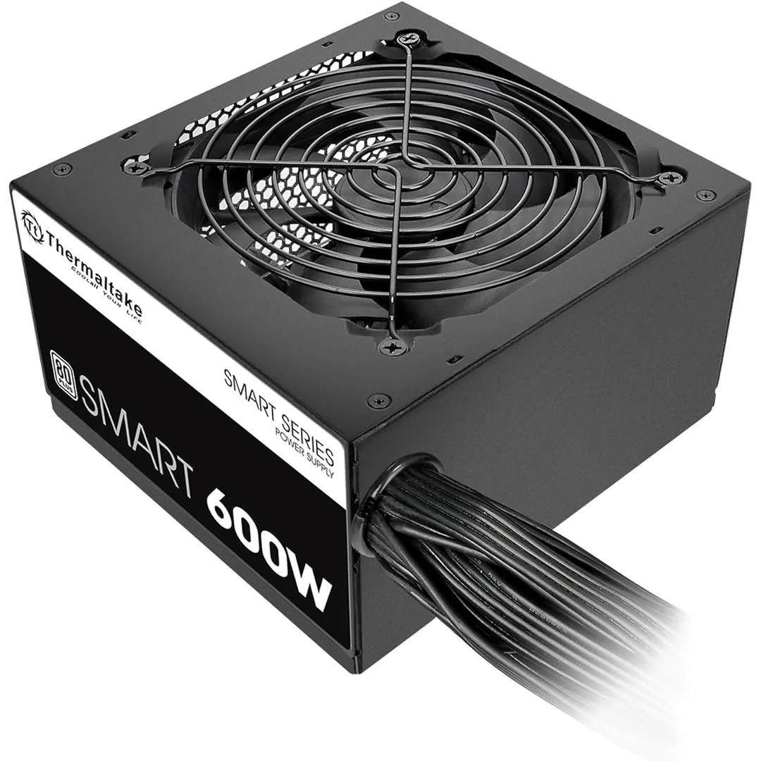 Bộ nguồn Thermaltake Smart Series 600W với các dây cáp.
