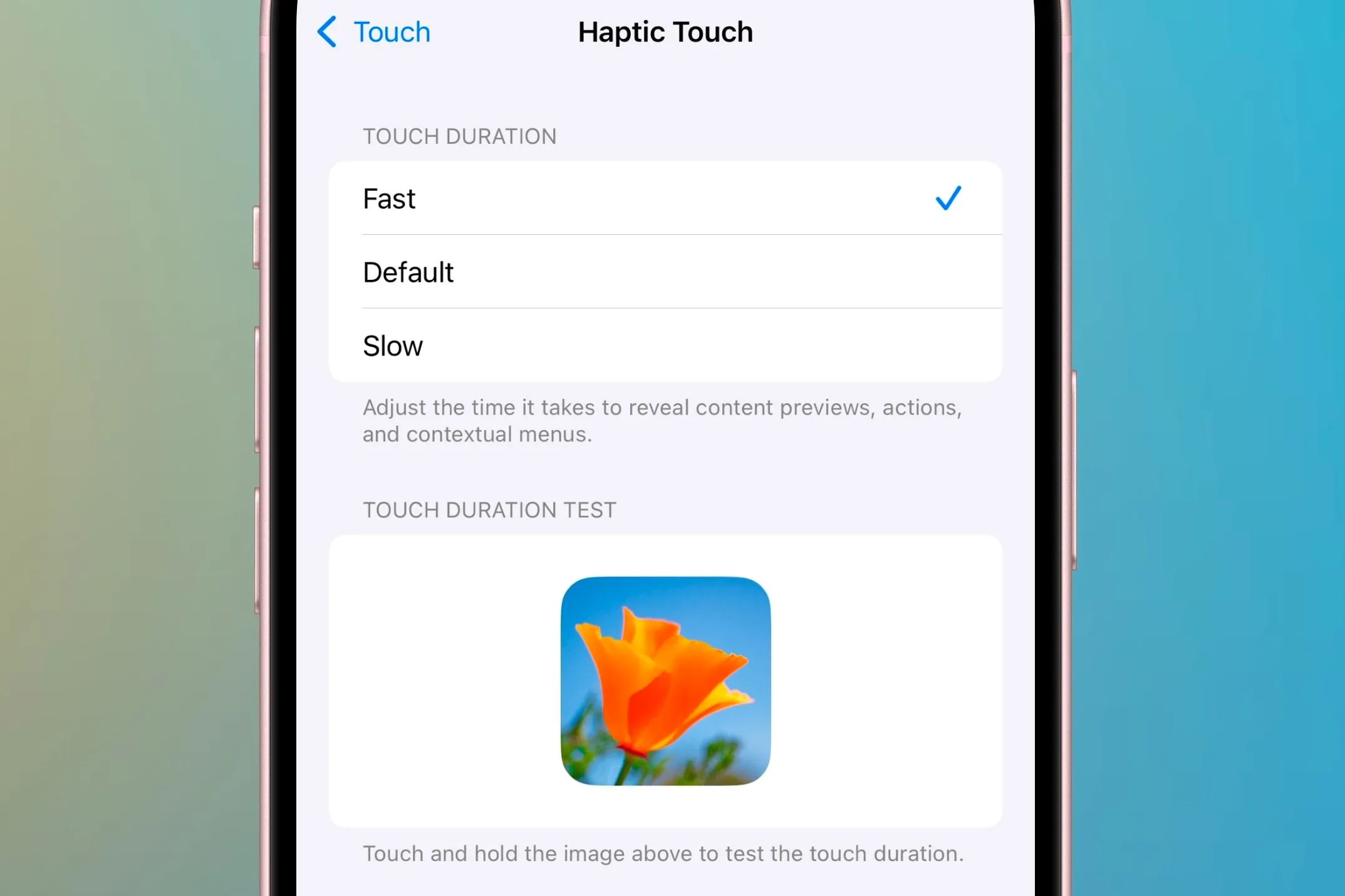 Cài đặt Haptic Touch làm ví dụ cho menu tùy chọn cường độ hiệu ứng trên iOS
