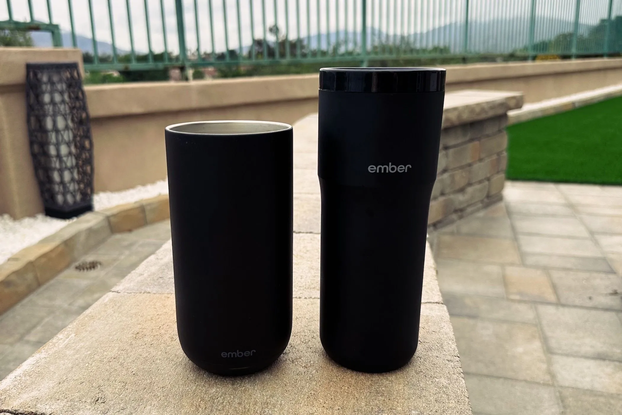 Cốc giữ nhiệt thông minh Ember Tumbler và Ember Travel Mug 2