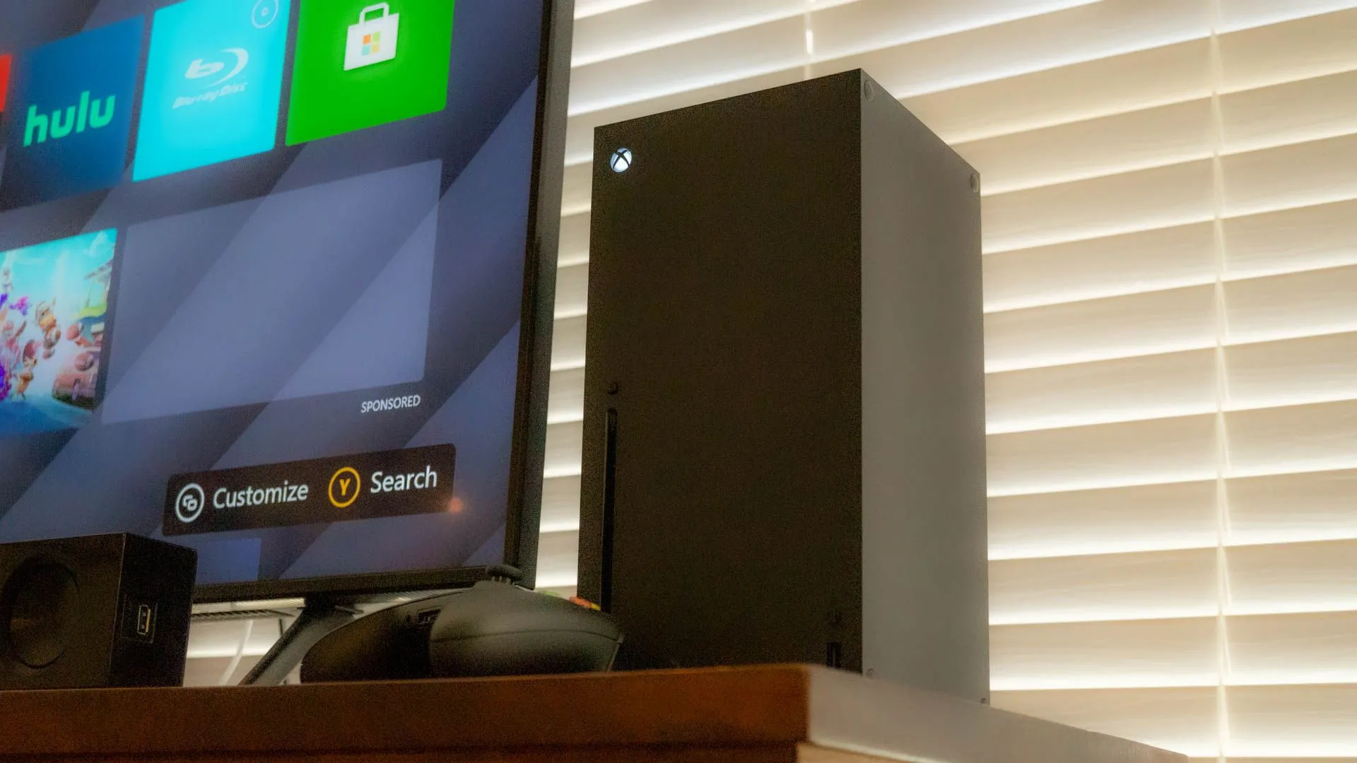 Console Xbox Series X, máy chơi game hiện đại hỗ trợ giả lập game retro mạnh mẽ