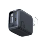 Củ sạc nhanh Baseus EnerCore CJ11 67W tích hợp cáp USB-C rút gọn với thiết kế nhỏ gọn.