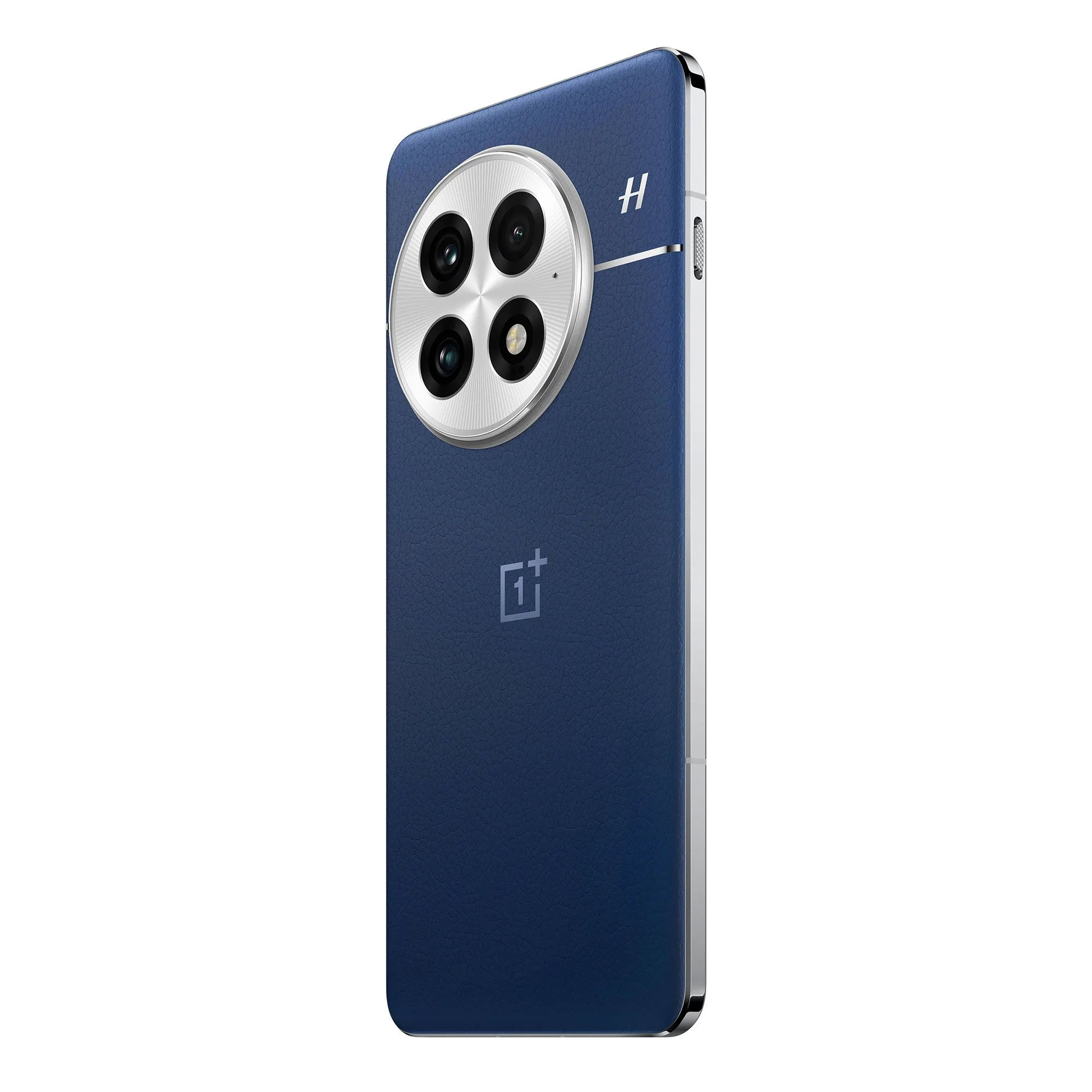 Điện thoại OnePlus 13 màu xanh dương nổi bật trên nền trắng.