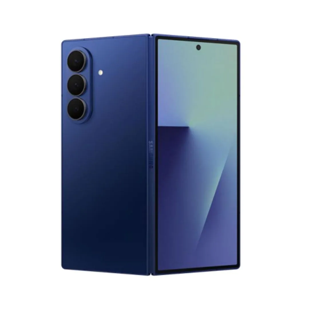 Điện thoại Samsung Galaxy Z Fold 7 trên nền trắng, nổi bật thiết kế gập