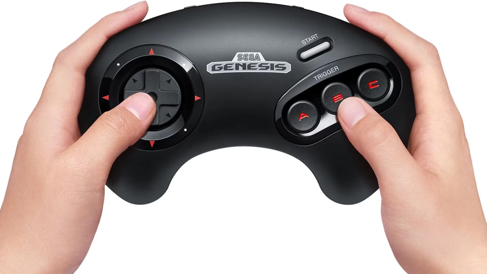 Đôi bàn tay đang cầm bộ điều khiển SEGA Genesis Control Pad được thiết kế đặc biệt cho dịch vụ Nintendo Switch Online.