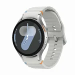 Đồng hồ thông minh Samsung Galaxy Watch 7 màu kem hiển thị màn hình chính