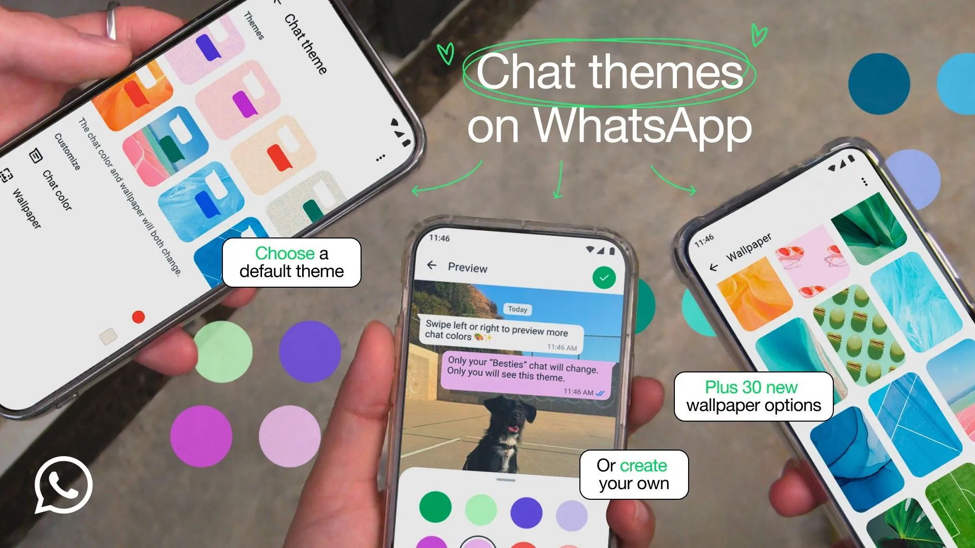 Hai điện thoại hiển thị chủ đề chat WhatsApp mới với các tùy chọn màu sắc khác nhau