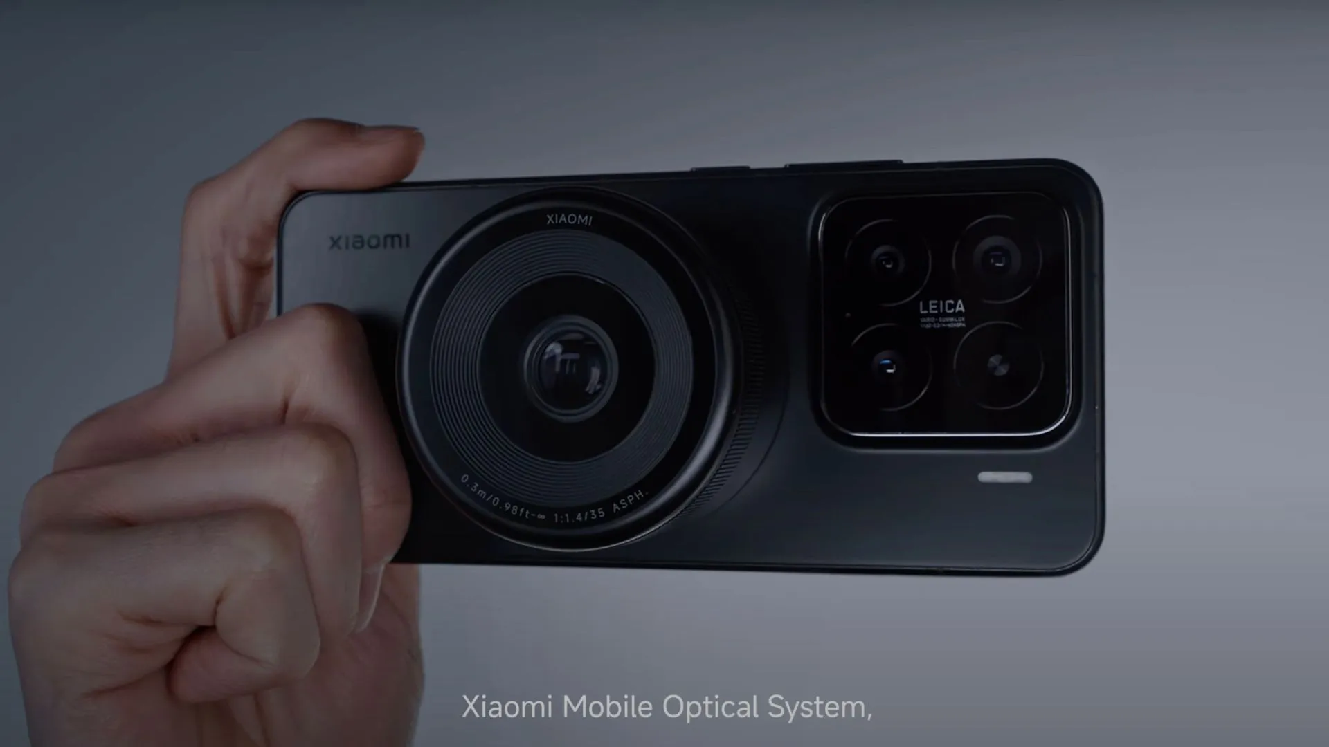 Hình ảnh concept hệ thống quang học mô-đun Xiaomi (MOS) gắn trên điện thoại, thể hiện thiết kế cảm biến và ống kính rời.