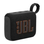 Loa di động JBL Go 4 màu đen nhỏ gọn với móc treo tiện lợi.