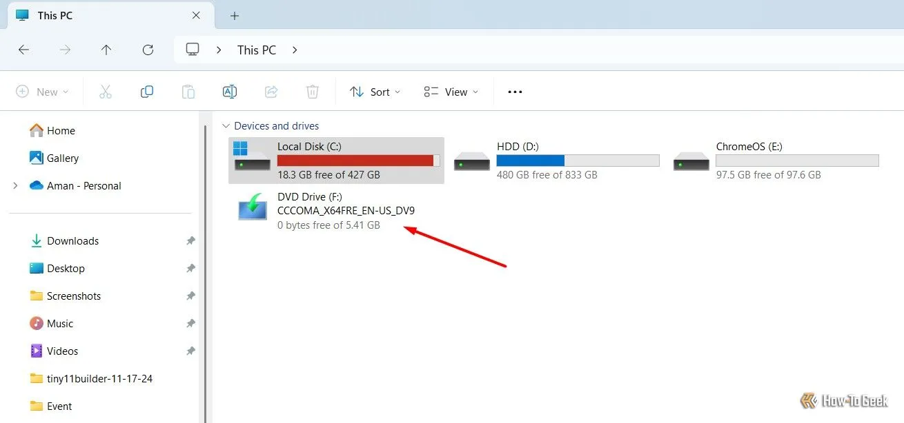 Màn hình This PC trên Windows 11 hiển thị ổ đĩa ảo chứa file ISO Windows 11 đã được mount.