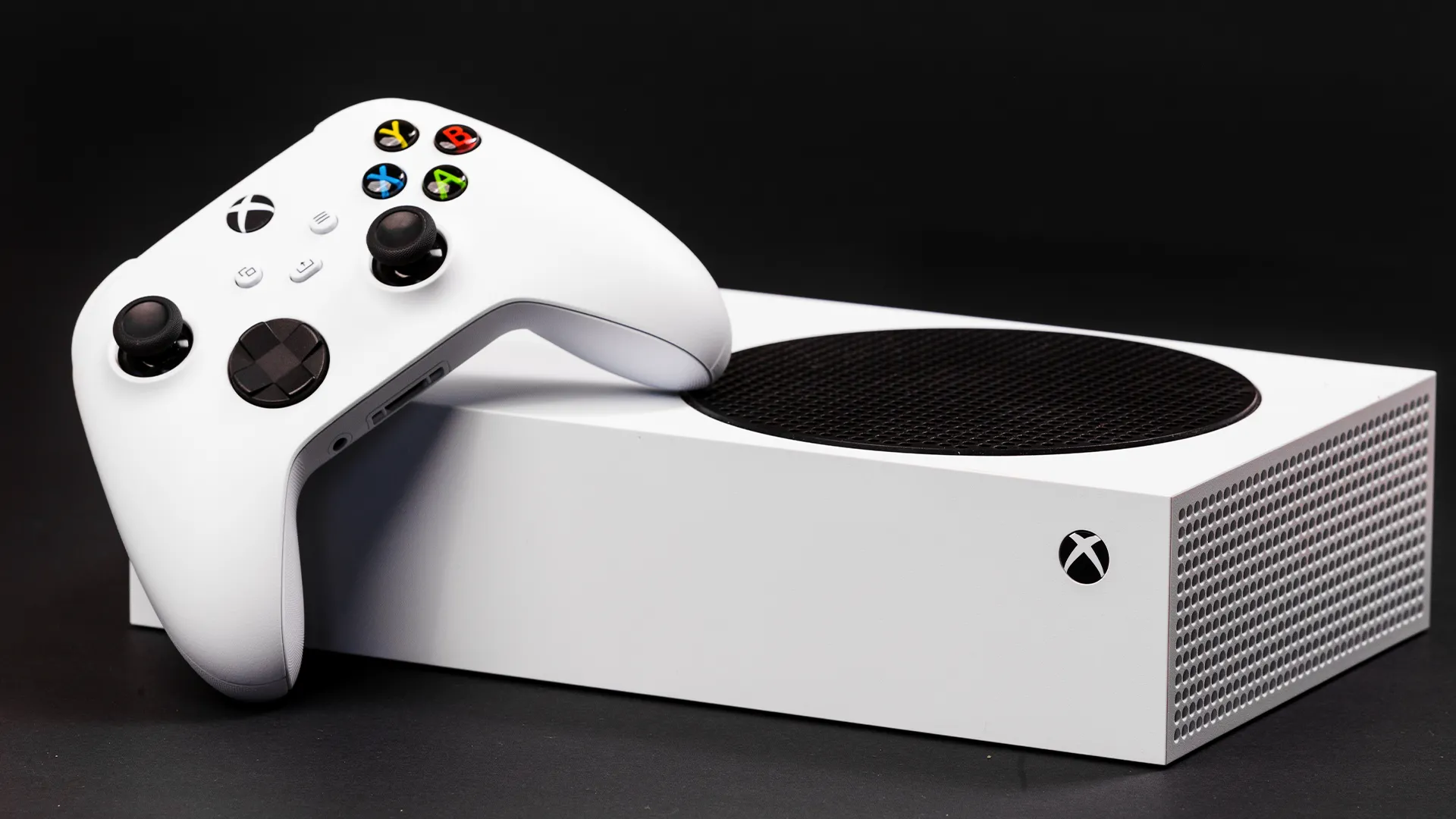 Máy chơi game Xbox Series S màu trắng, một đại diện tiêu biểu cho console không ổ đĩa