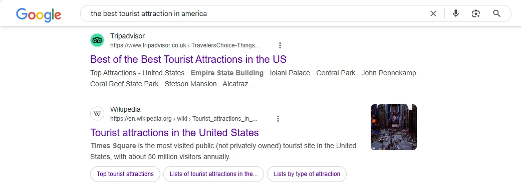 Minh họa kết quả tìm kiếm Google với cụm từ &quot;the best tourist attraction in america&quot;, cho thấy sự ảnh hưởng của từ &quot;the&quot; đến loại kết quả.