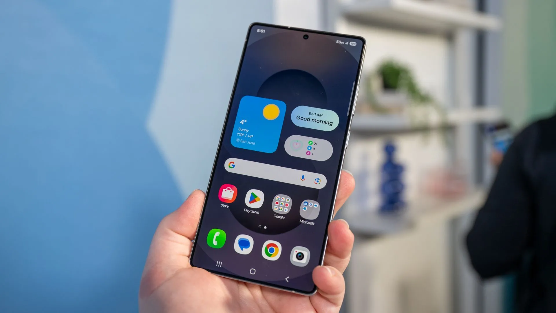 Người dùng trải nghiệm tính năng mới trên Samsung Galaxy S25 Ultra với One UI 8