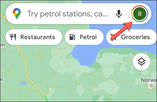 Nhấn vào biểu tượng hồ sơ của bạn trên ứng dụng Google Maps để mở menu cài đặt.