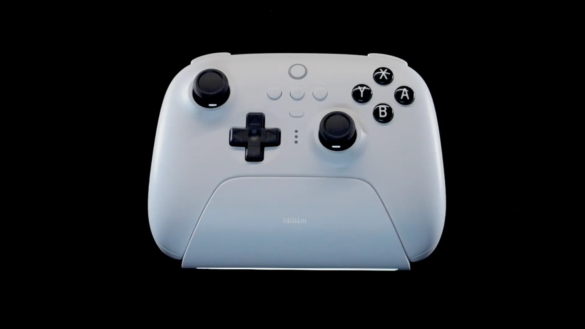 Phiên bản tay cầm 8BitDo Ultimate Bluetooth màu trắng trên dock sạc, khác biệt với bản 2.4G.