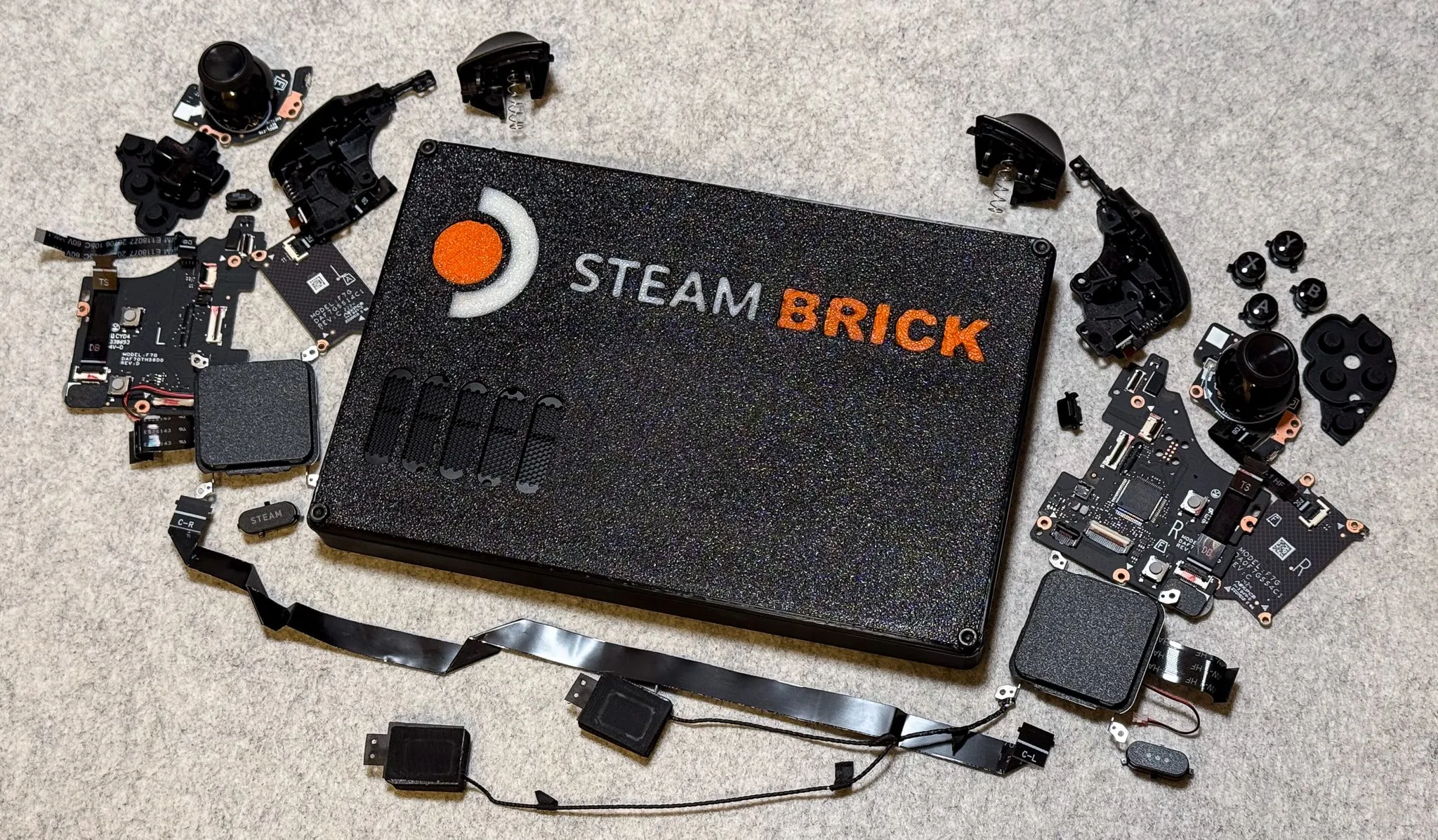 Steam Brick - Steam Deck được biến đổi thành PC desktop nhỏ gọn