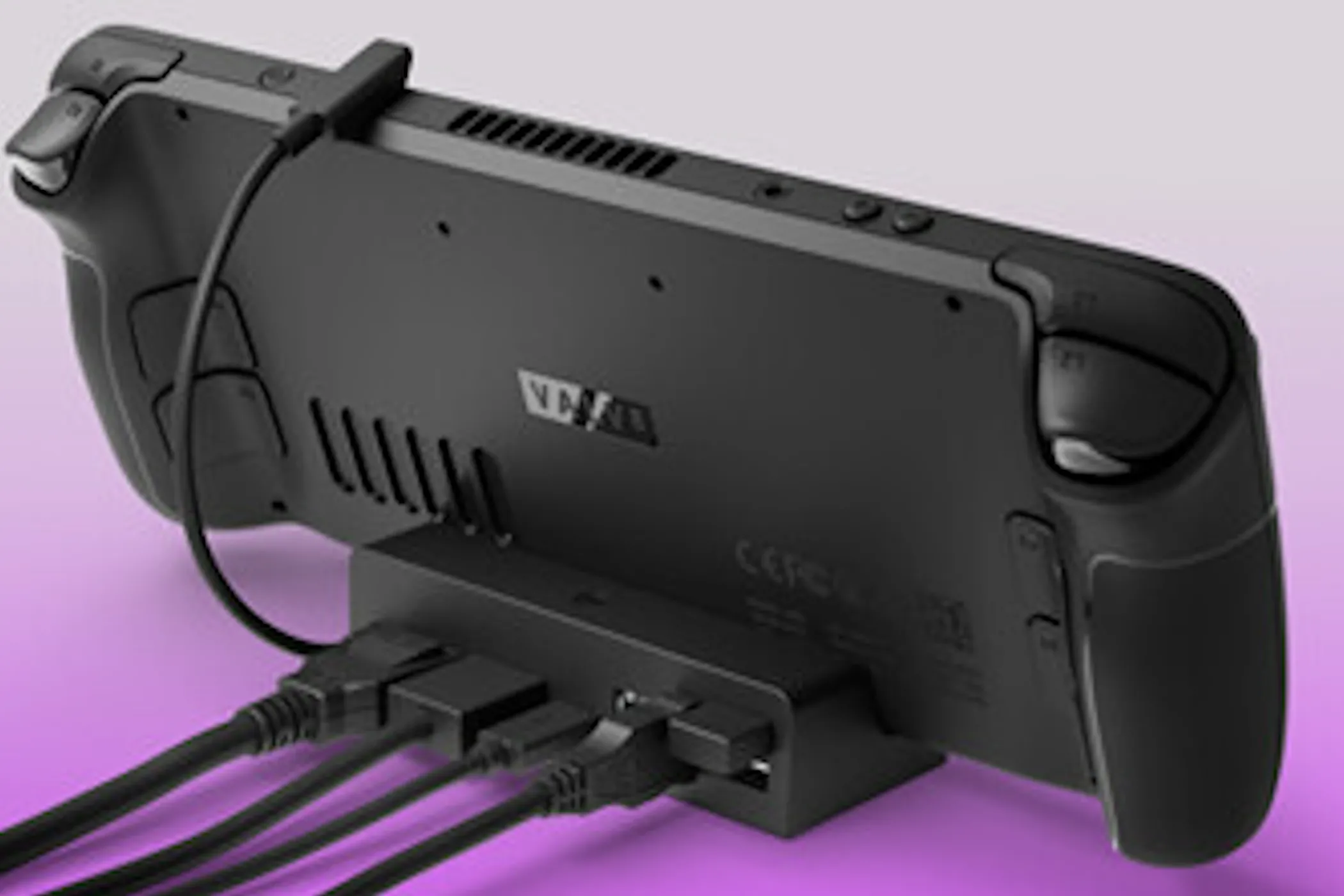 Steam Deck kết nối với dock và màn hình ngoài, minh họa khả năng mở rộng khi đi du lịch.