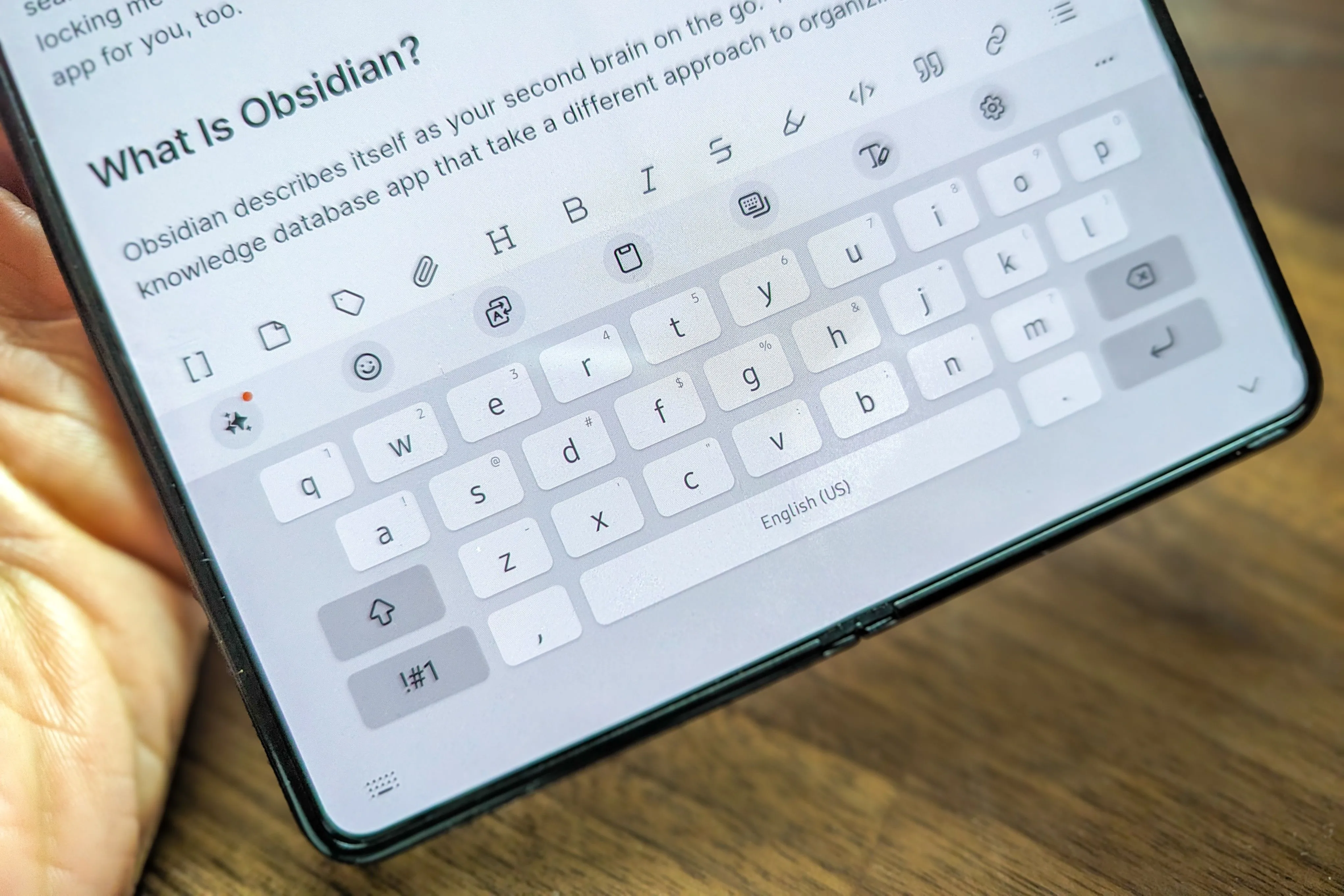 Thanh công cụ định dạng Obsidian trên màn hình Chromebook với bàn phím Samsung