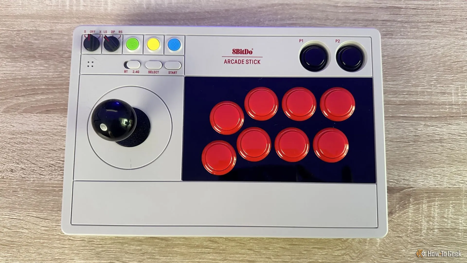 Tổng quan từ trên xuống của tay cầm Arcade 8BitDo cho Switch với các nút chức năng
