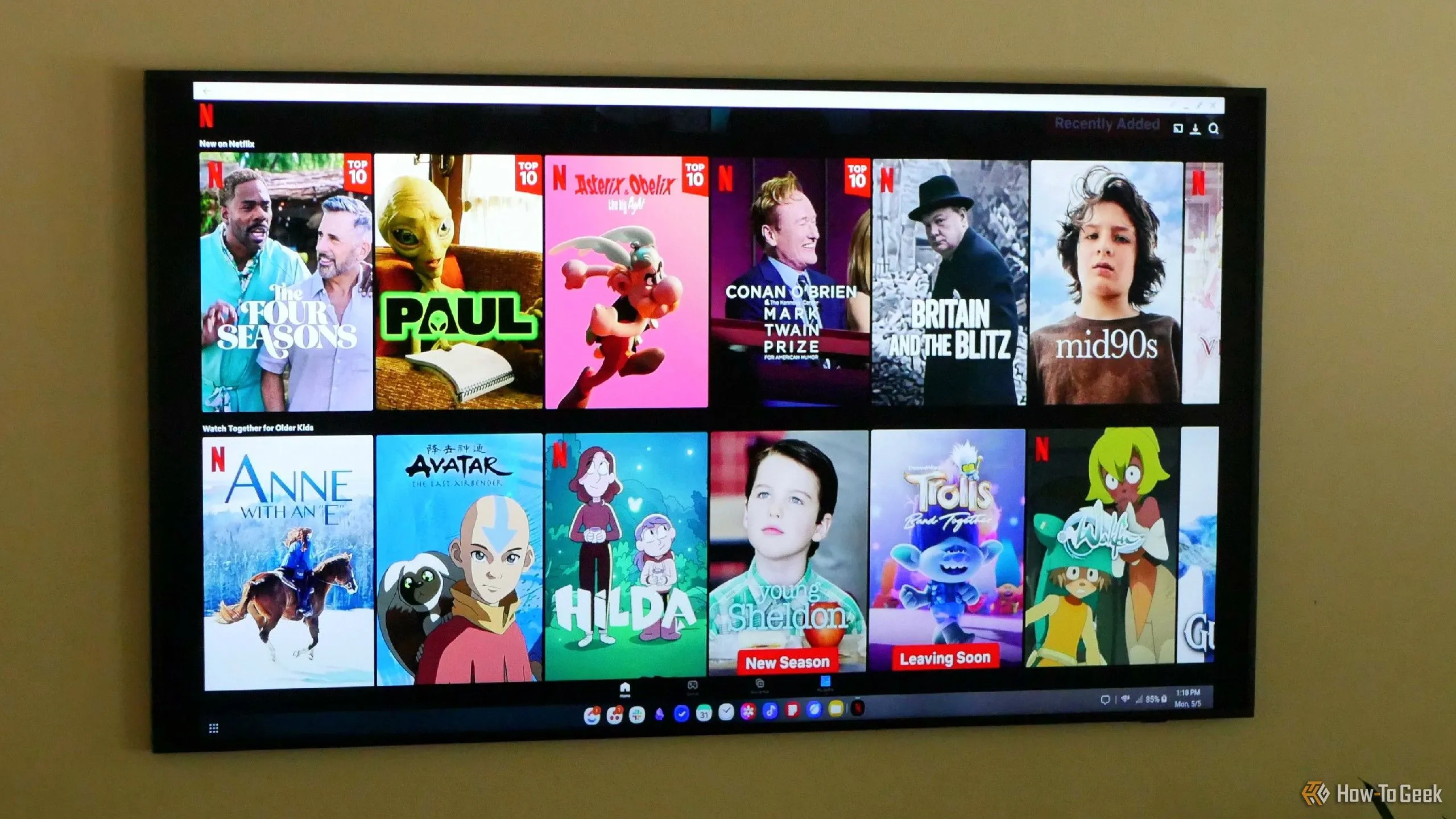 Trải nghiệm Netflix trên Samsung Frame TV qua Samsung DeX từ Galaxy Z Fold 6, minh họa khả năng biến điện thoại thành trung tâm giải trí.