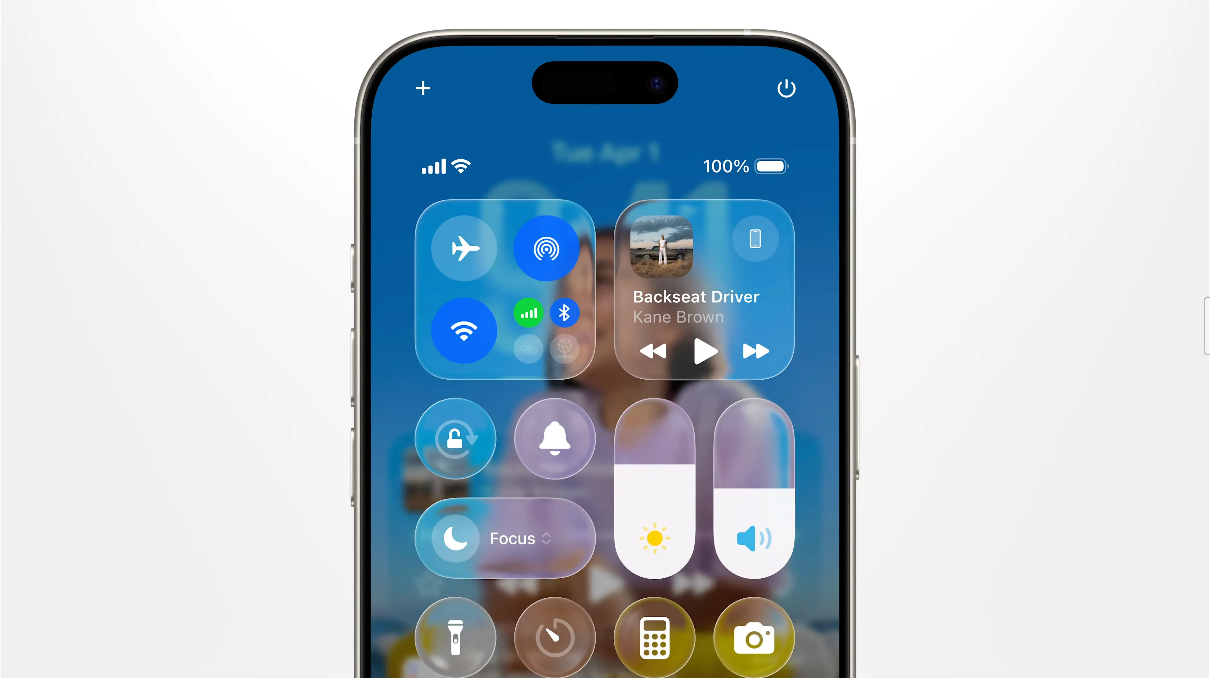 Trung tâm điều khiển iOS 26 với thiết kế Liquid Glass mới của Apple
